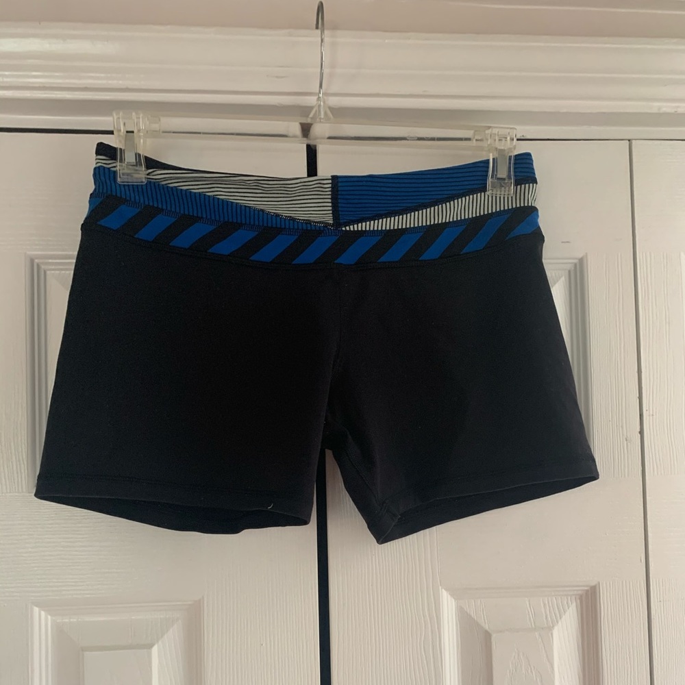 Lululemon Reverse Groove Shorts